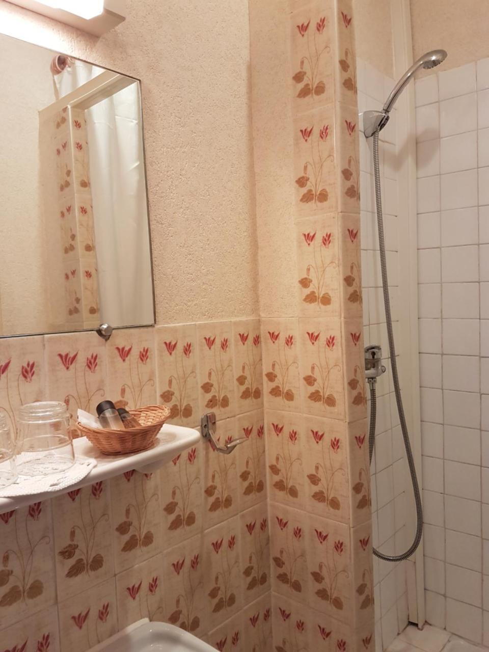 ניס Hotel Cronstadt מראה חיצוני תמונה
